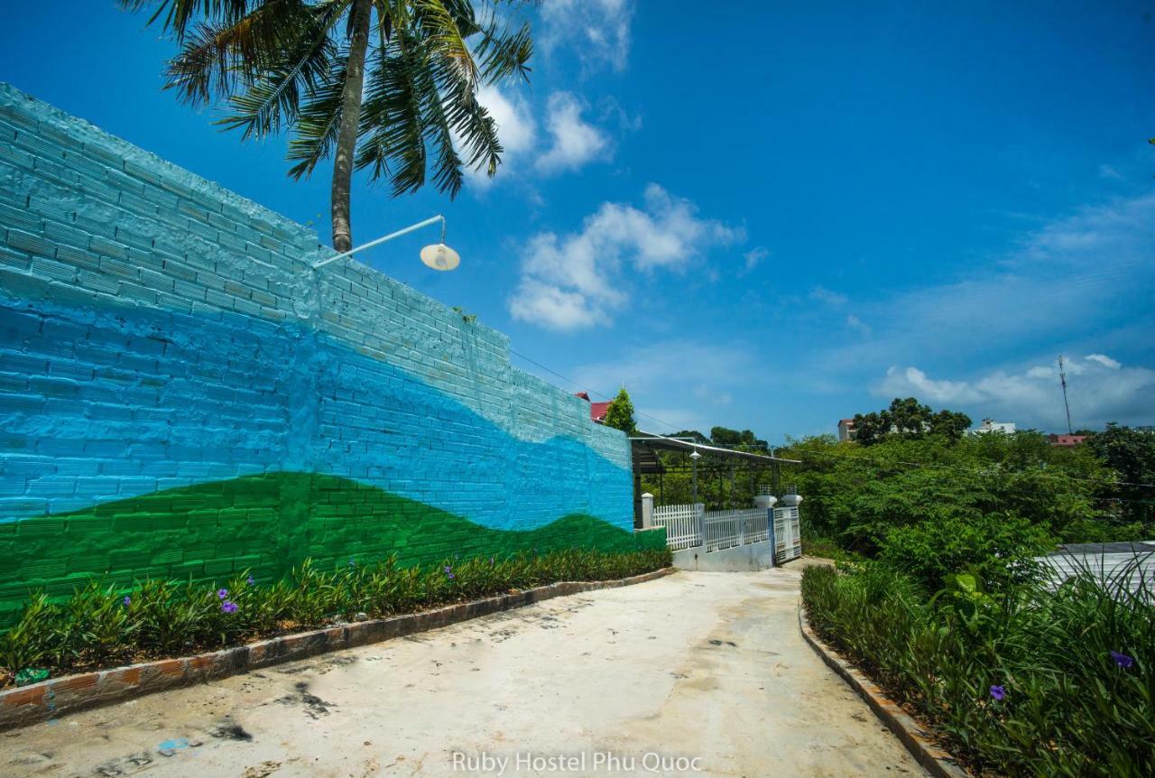 Ruby Phu Quoc Hostel Екстериор снимка