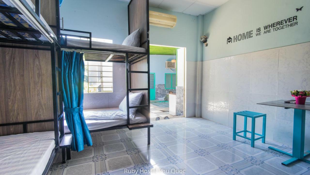 Ruby Phu Quoc Hostel Екстериор снимка