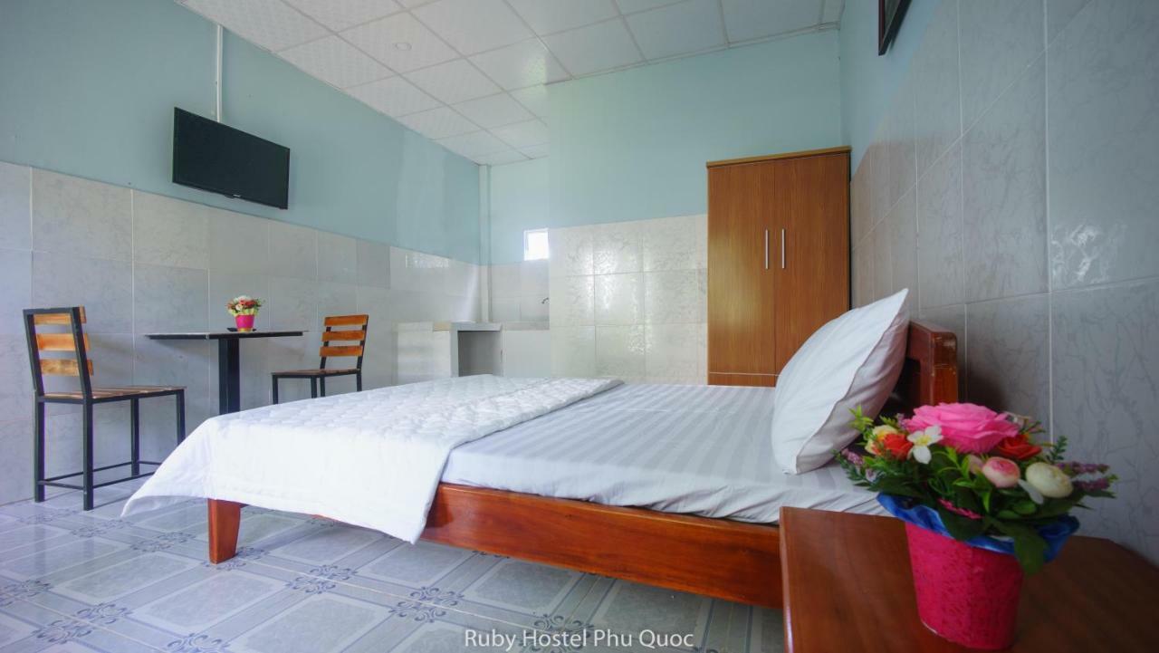 Ruby Phu Quoc Hostel Екстериор снимка