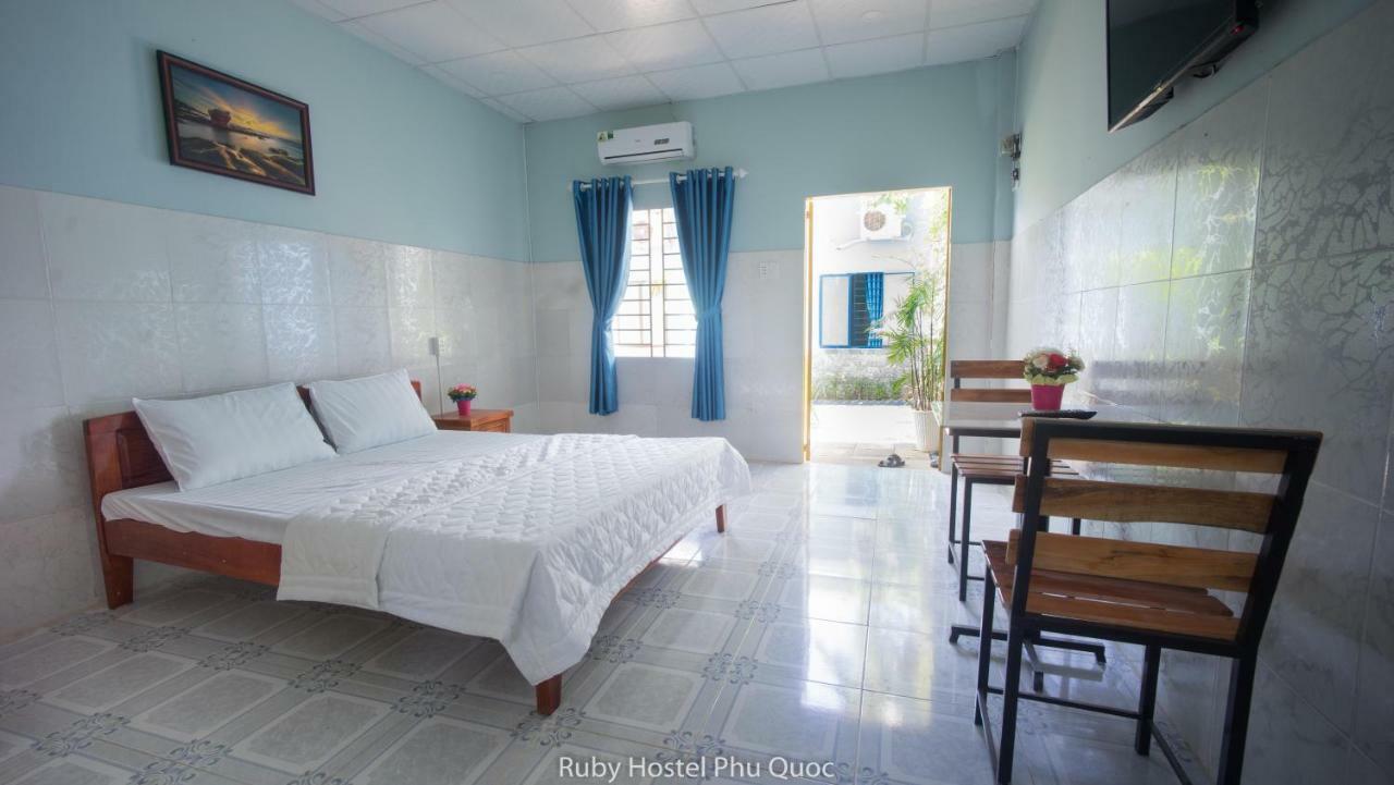 Ruby Phu Quoc Hostel Екстериор снимка